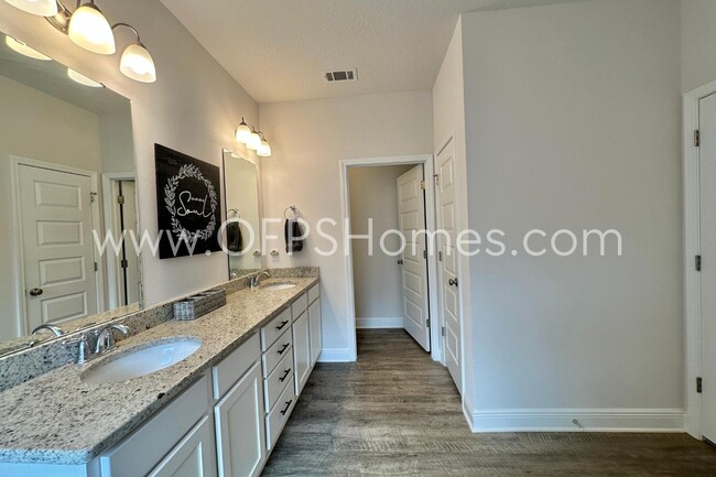 Building Photo - 8090 Silver Maple Dr