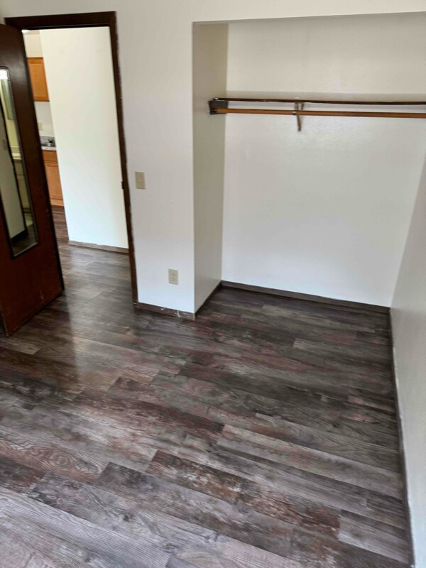 Building Photo - 454 W Dayton St