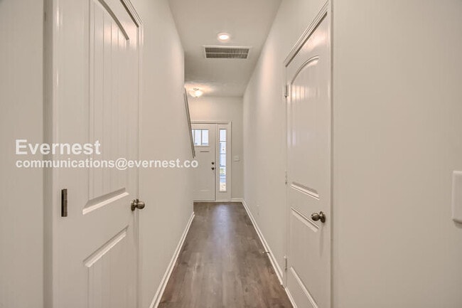 Building Photo - 208 Ansley Wy