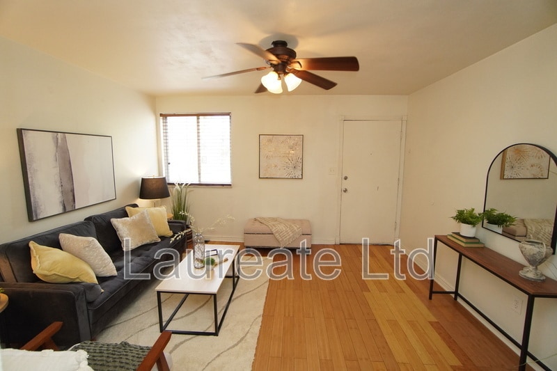 Building Photo - 5 S Elati St