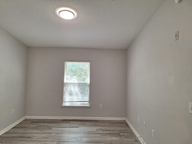 Building Photo - 8192 Cabin Lake Cir