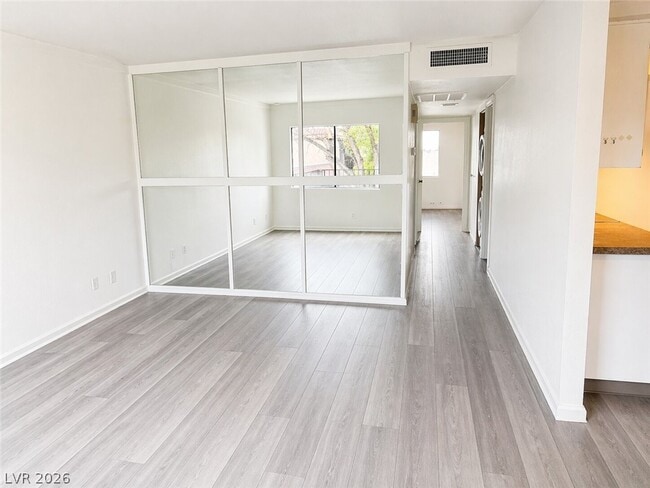 Building Photo - 6601 Silverstream Ave