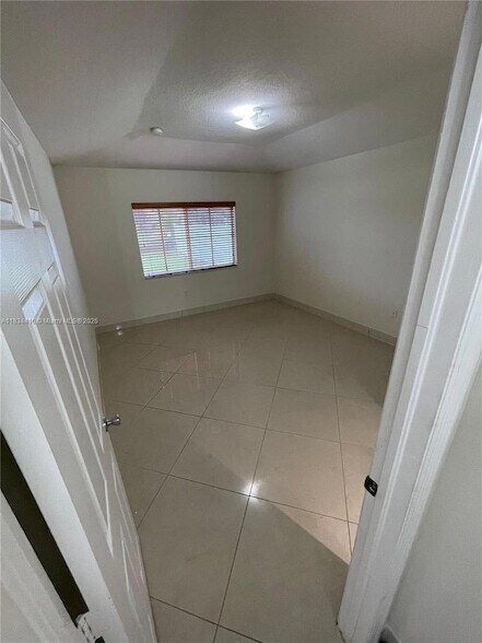 Building Photo - 4101 SW 148th Pl