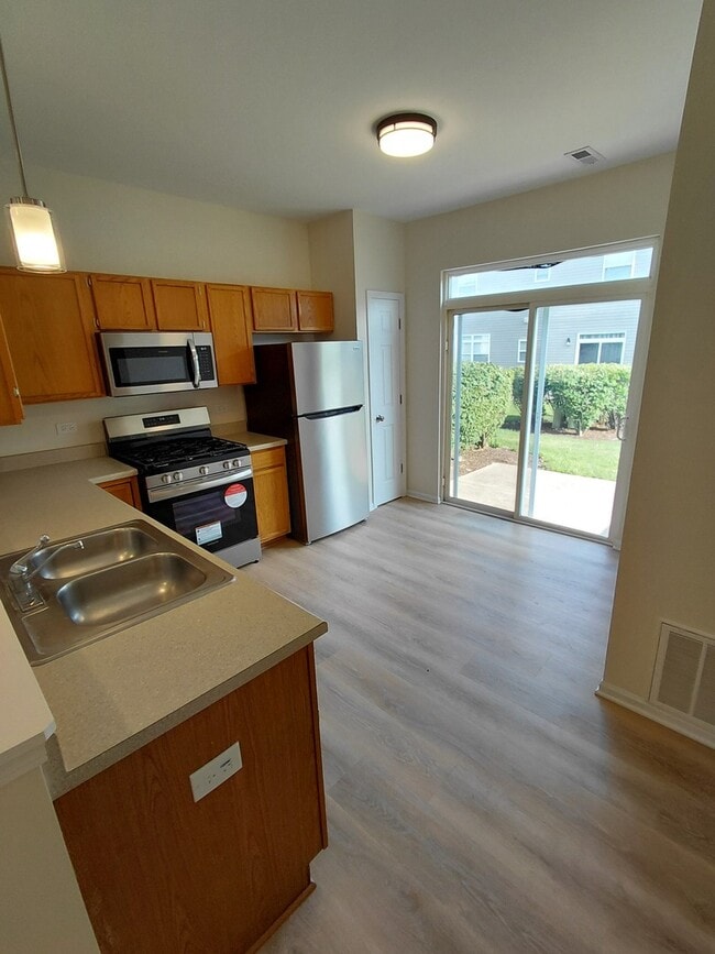 Building Photo - 7214 Bradley Dr