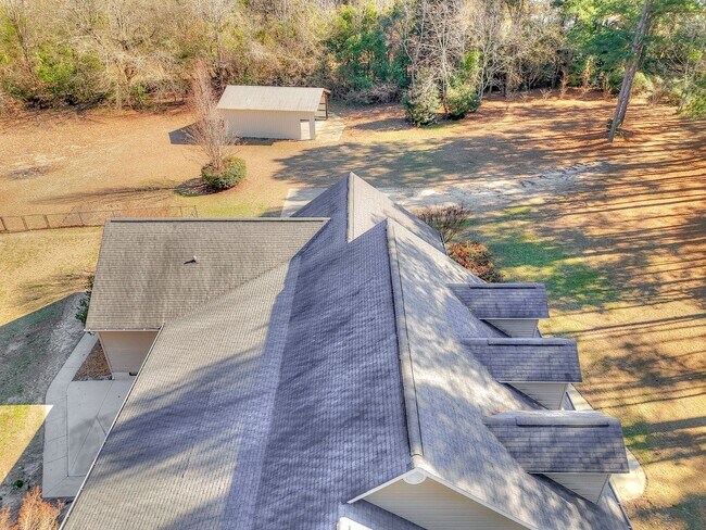 Building Photo - Large House on 3.5 Acres in Harlem