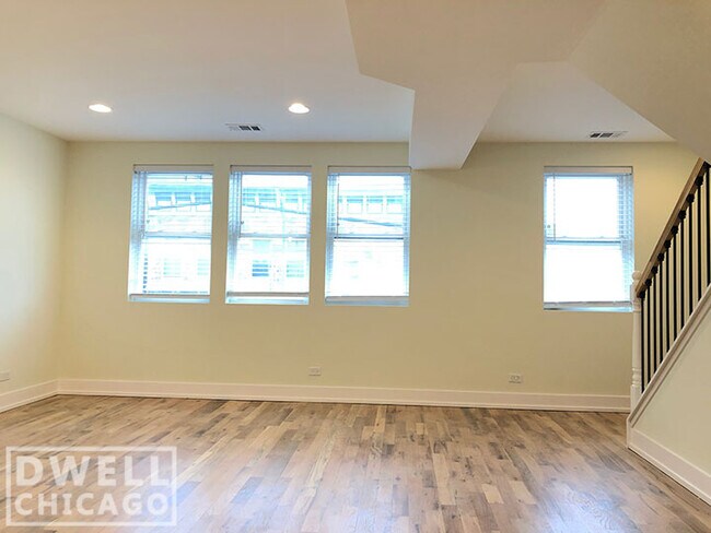 Building Photo - 2509 N Clybourn Ave
