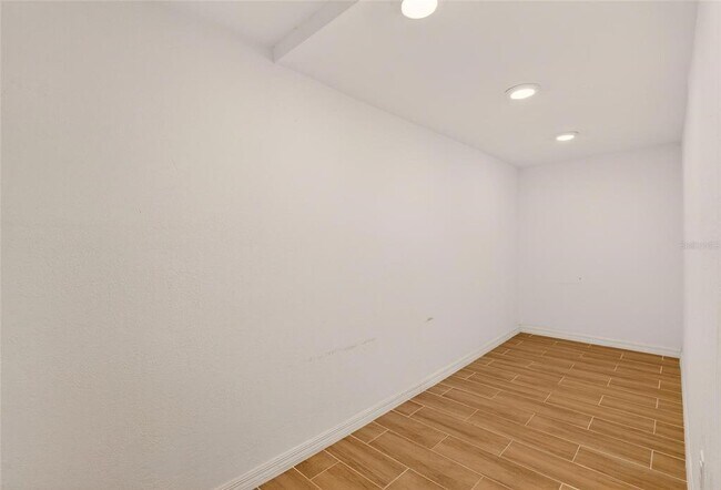 Building Photo - 15047 Woodbury Rd