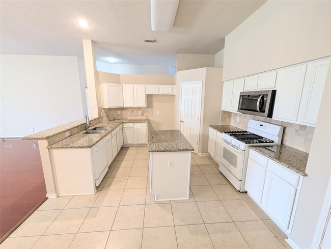 Building Photo - 6012 Timber Oaks Ridge