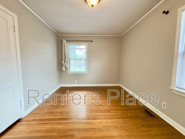 Building Photo - 2127 S Delaware Ct