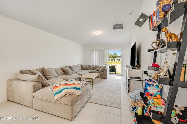 Building Photo - 1328 Colebrook Cir SW