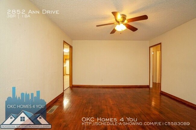 Building Photo - Move-In Specials