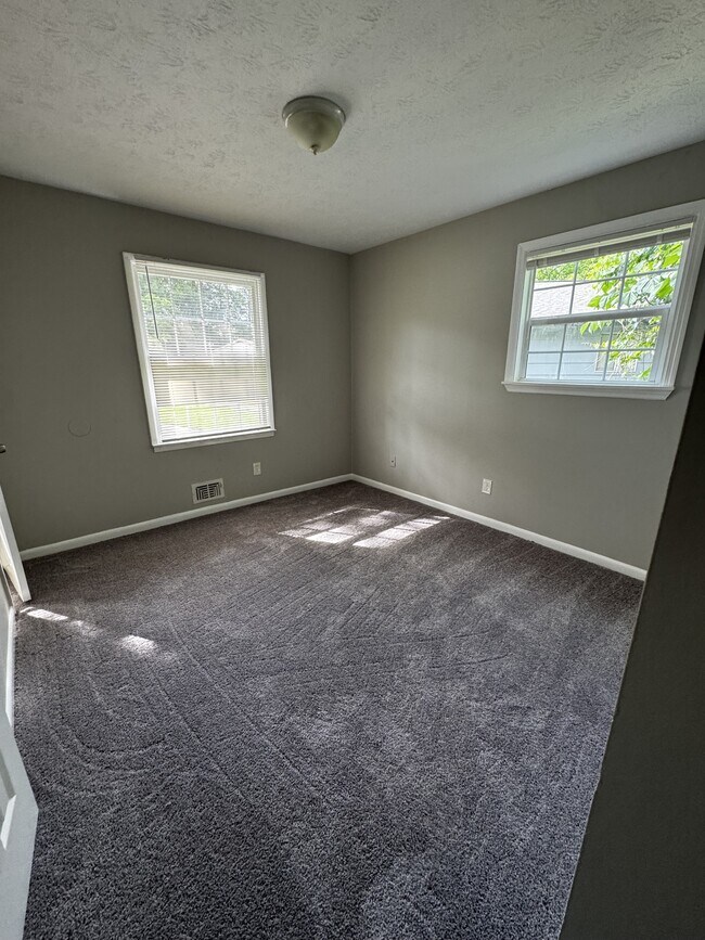 Building Photo - 2128 Baden Ct