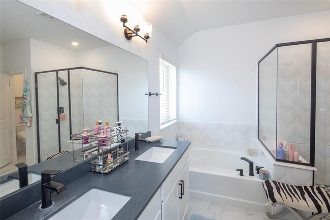 Building Photo - 6808 Cliff Rose Dr