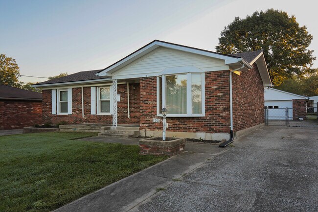 Building Photo - 2509 Paddock Ct