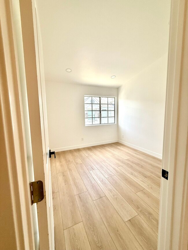 Building Photo - 18020 Prairie Ave