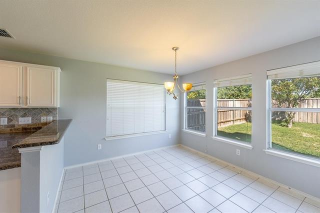 Building Photo - 9200 Warren Dr