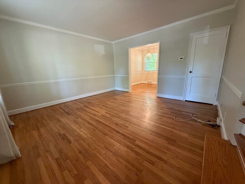 Building Photo - 2625 Greenbrier Rd