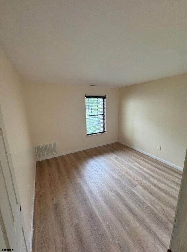 Building Photo - 3503 Woodlands Dr