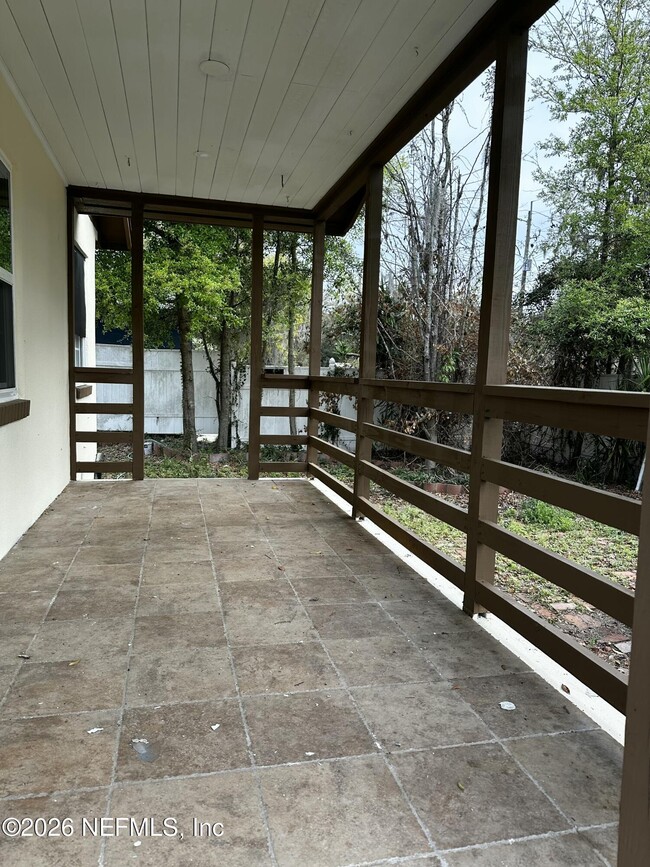 Building Photo - 5637 Floral Bluff Rd