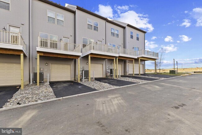 Building Photo - 8875 Curie St