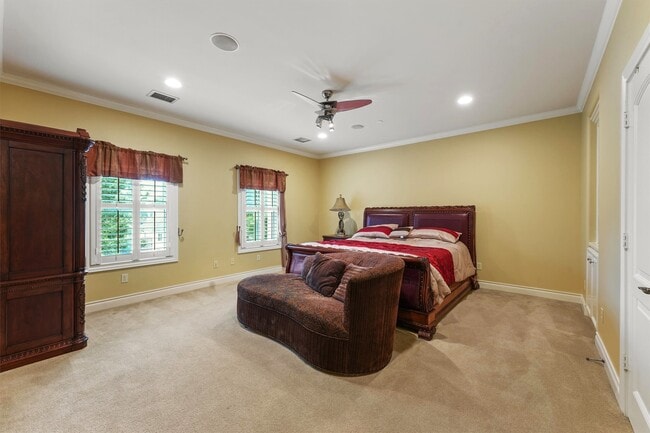 Building Photo - 1119 River Glyn Dr