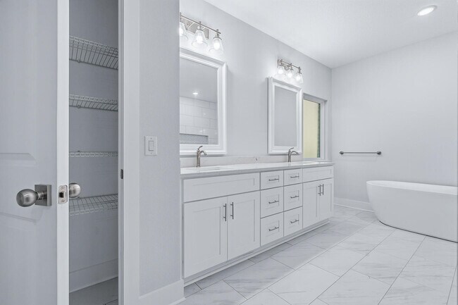 Building Photo - 7179 Freedom Ct