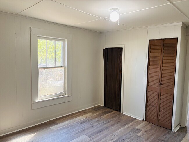 Building Photo - 838 N 34th St