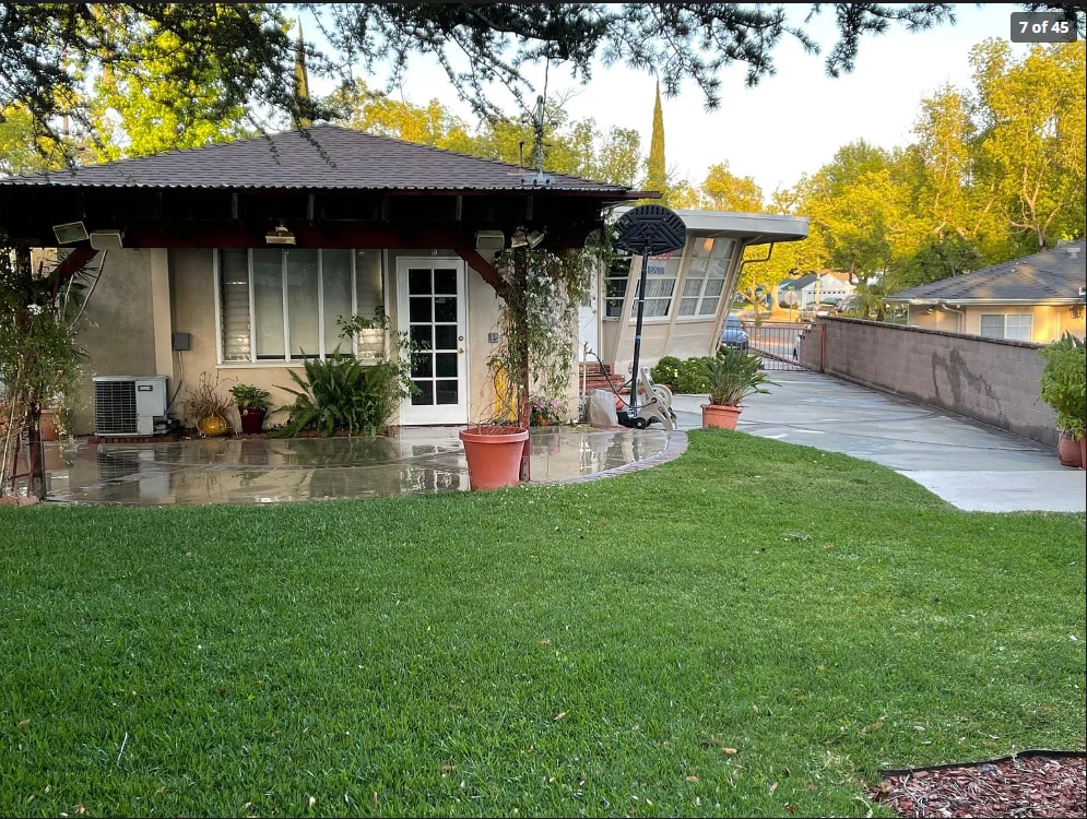 Building Photo - 1085 Riviera Dr