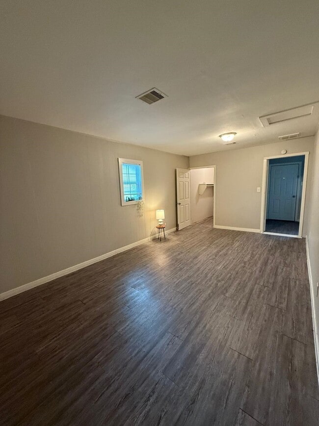 Building Photo - 5743 Beldart St