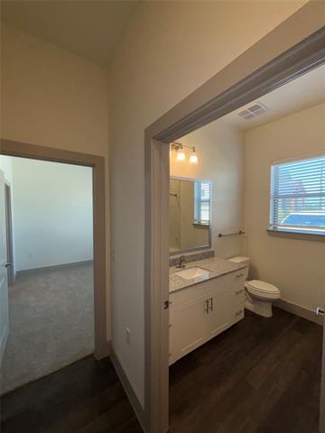 Building Photo - 2036 Oak Grove Ln