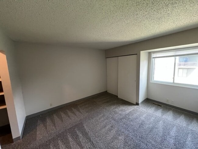 Building Photo - 2569 Irving Ct