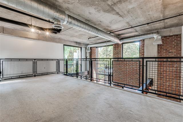 Building Photo - 3110 Thomas Ave