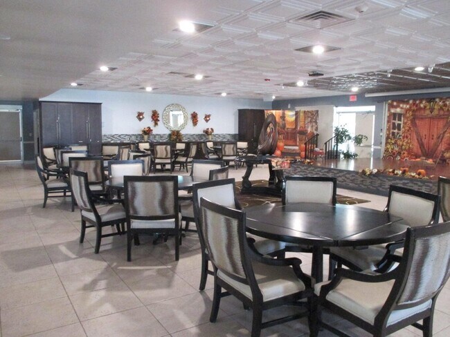 Building Photo - 154 Lake Meryl Dr