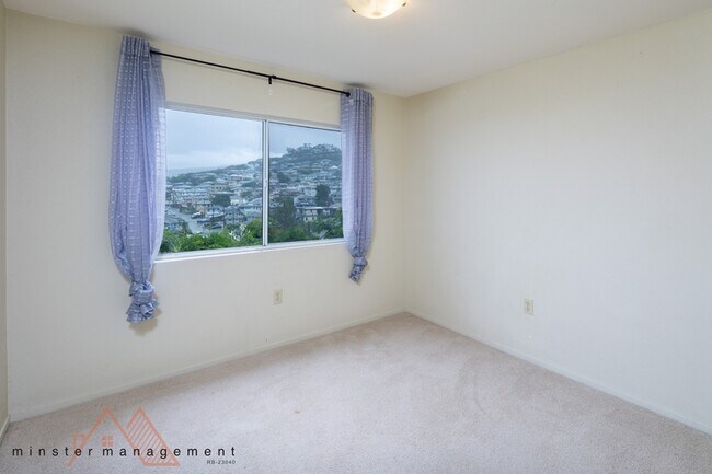 Building Photo - 1904 Naio St