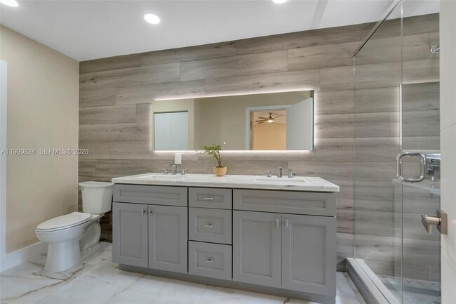 Building Photo - 10425 NW 48th Manor