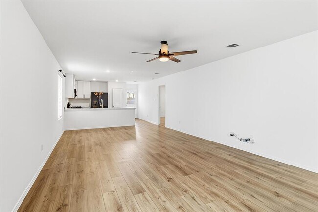 Building Photo - 162 Agate Clf Dr