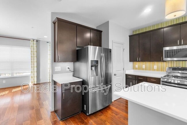 Building Photo - 1201 Falcon Point Dr