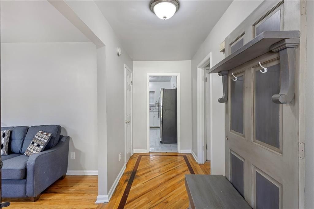 Building Photo - 1246 Elgin Way