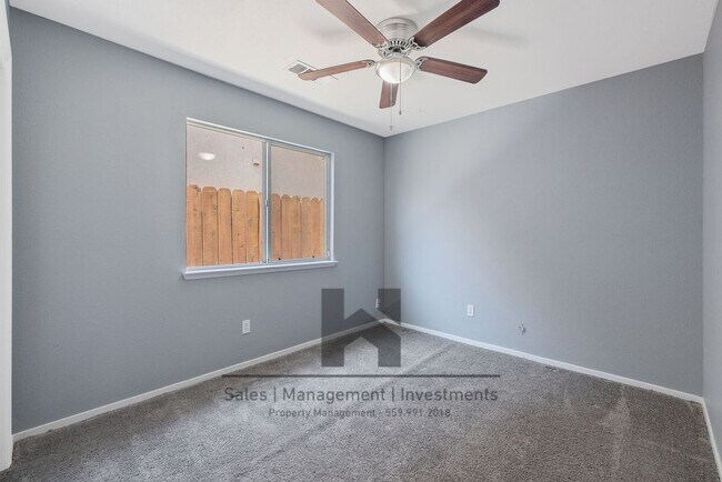 Building Photo - 1637 Paradise Ave