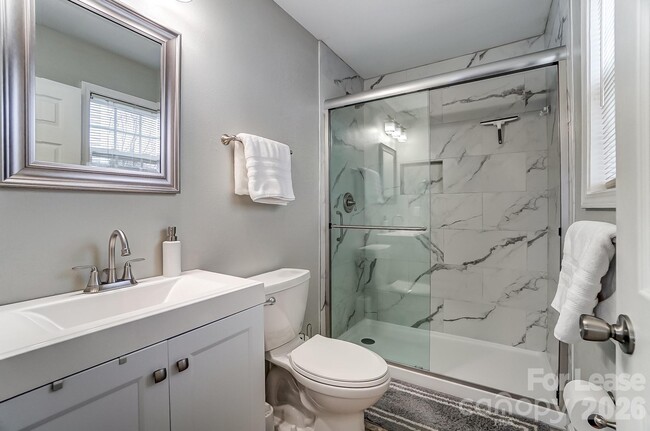 Building Photo - 5519 Waverly Lynn Ln