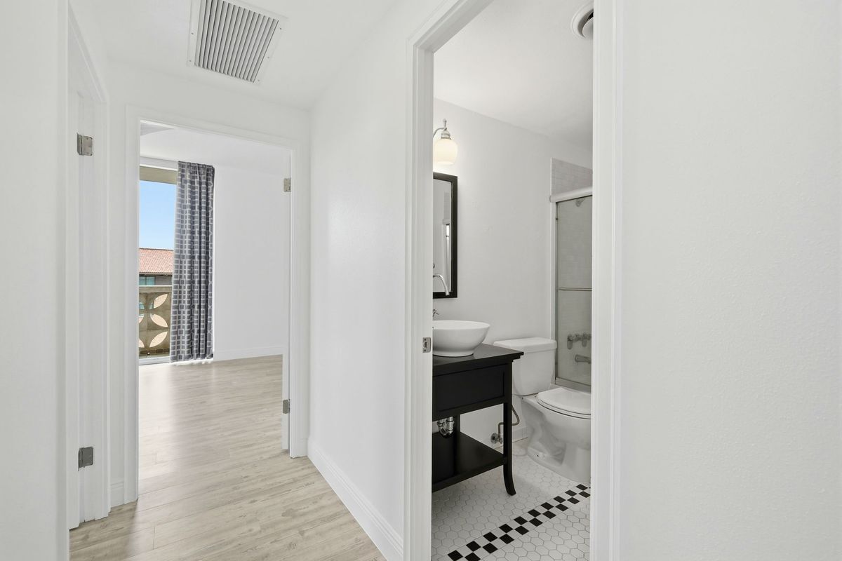 Building Photo - 1801 Lavaca St