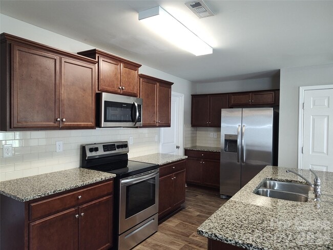 Building Photo - 6731 Broad Valley Ct