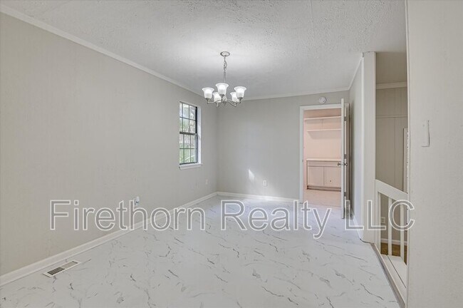 Building Photo - 2349 Henry Cir