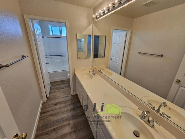 Building Photo - 359 Circulo Coronado