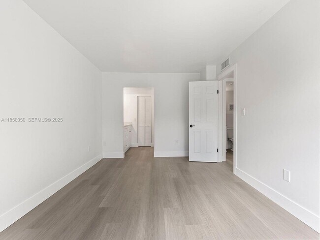 Building Photo - 13870 SW 62nd St