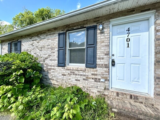 Building Photo - 4701 Grassy Creek Rd