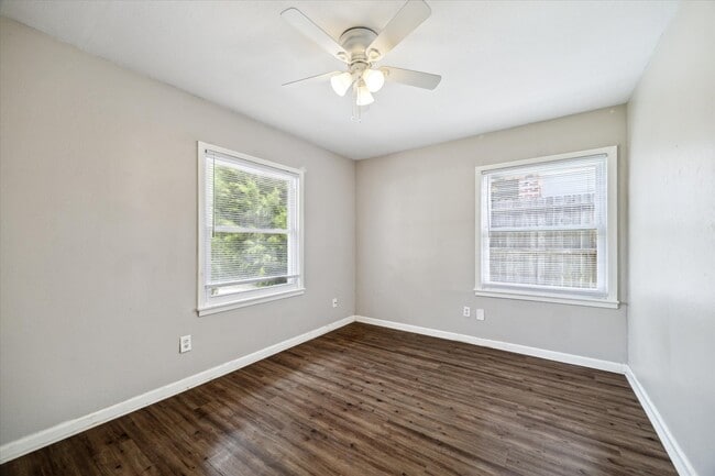 Building Photo - 1147 Du Barry Ln