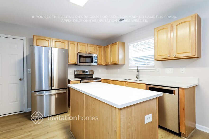 Building Photo - 7918 Antique Cir