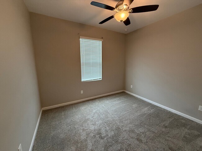 Building Photo - 10073 Spring Lake Dr