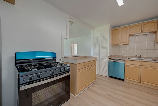 Building Photo - For Lease | 3 Bed, 1 Bath | 1,199 Sq Ft | East End Houston